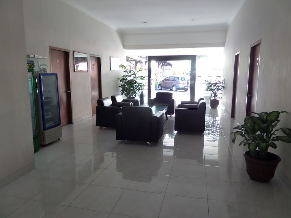 ARINI HOTEL 32/43