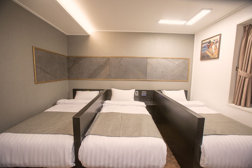 Hotel Major 2 23/51