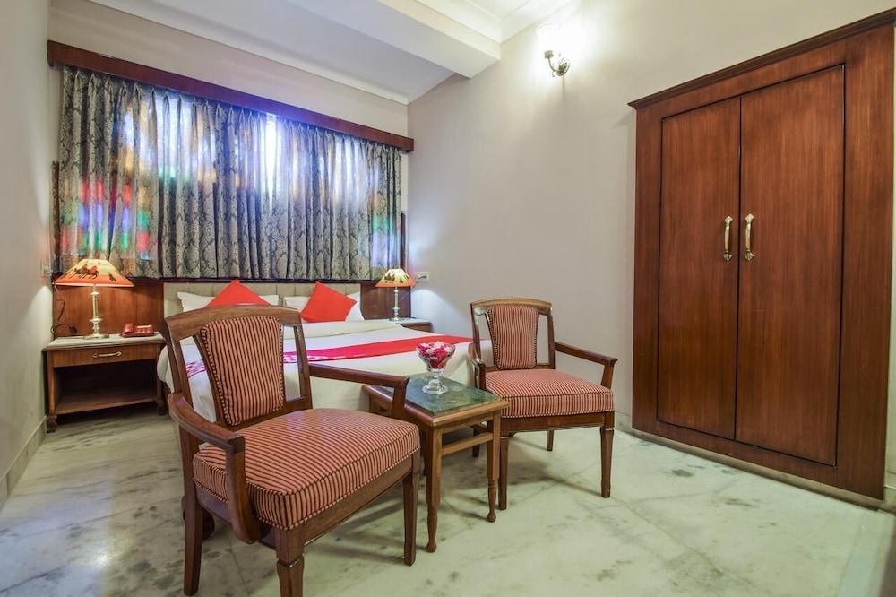 HOTEL RAJ PALACE 30/50