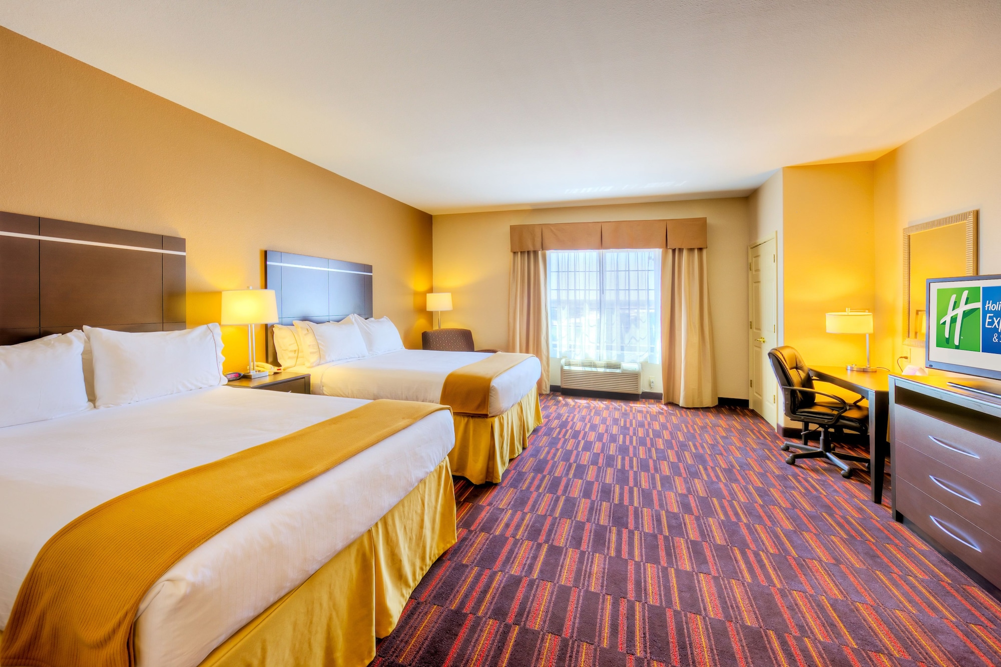 Standard, 2 Queen Beds, Accessible, Holiday Inn Express And Suites Granbury 2/6