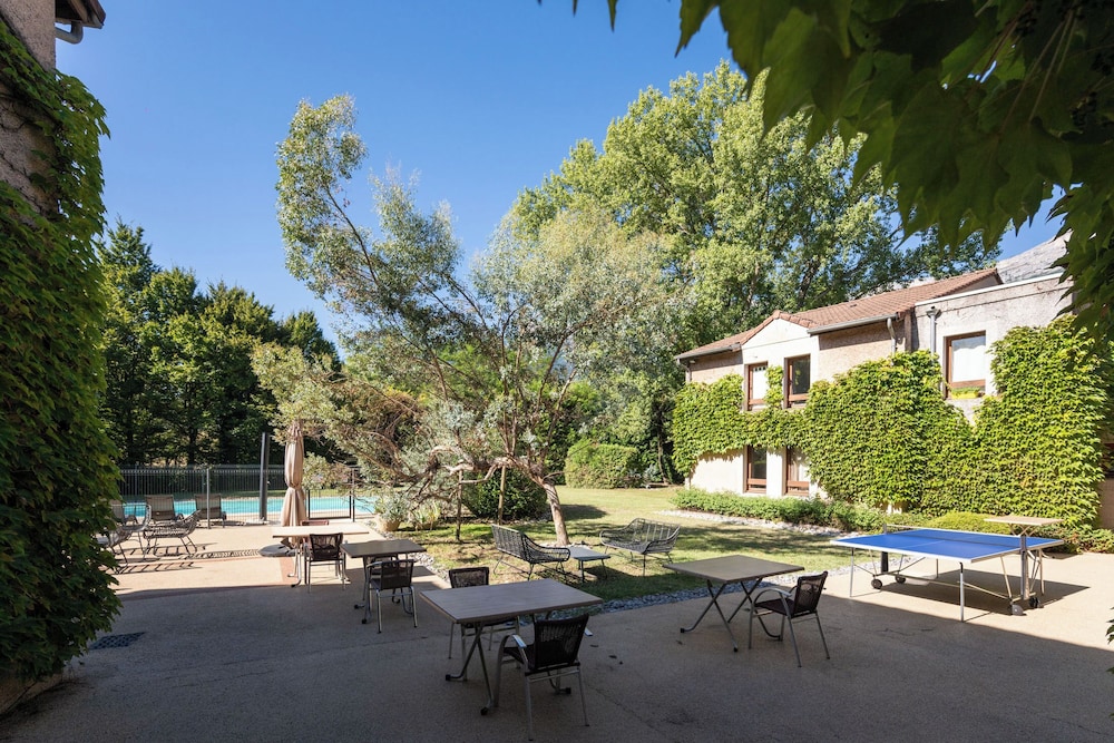 Hotel La Cle Des Champs 30/41