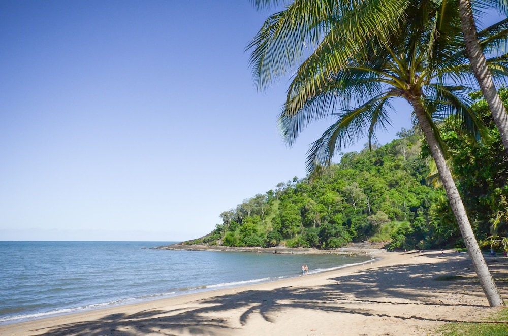 Roydon Beachfront Holiday Apartments 37/50
