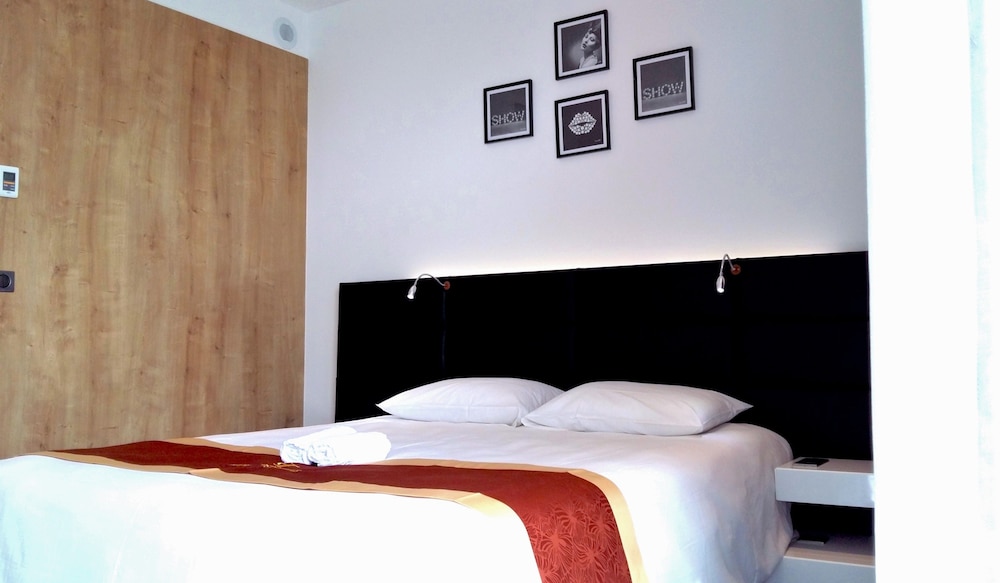 Hotel de la seine 12/50