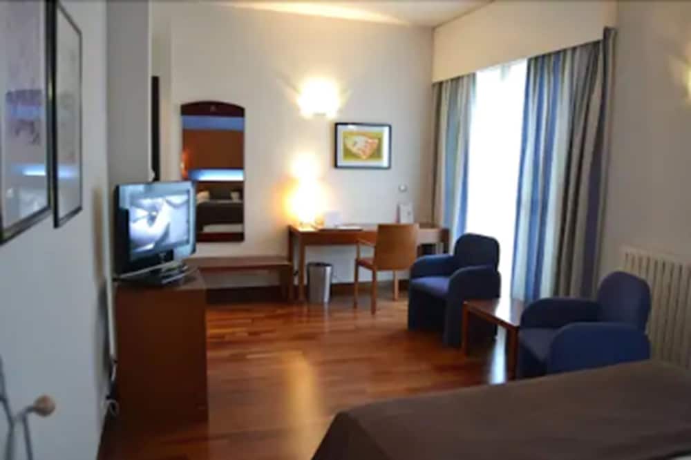 Maroa Hotel Ex Hotel America Vigo 32/48