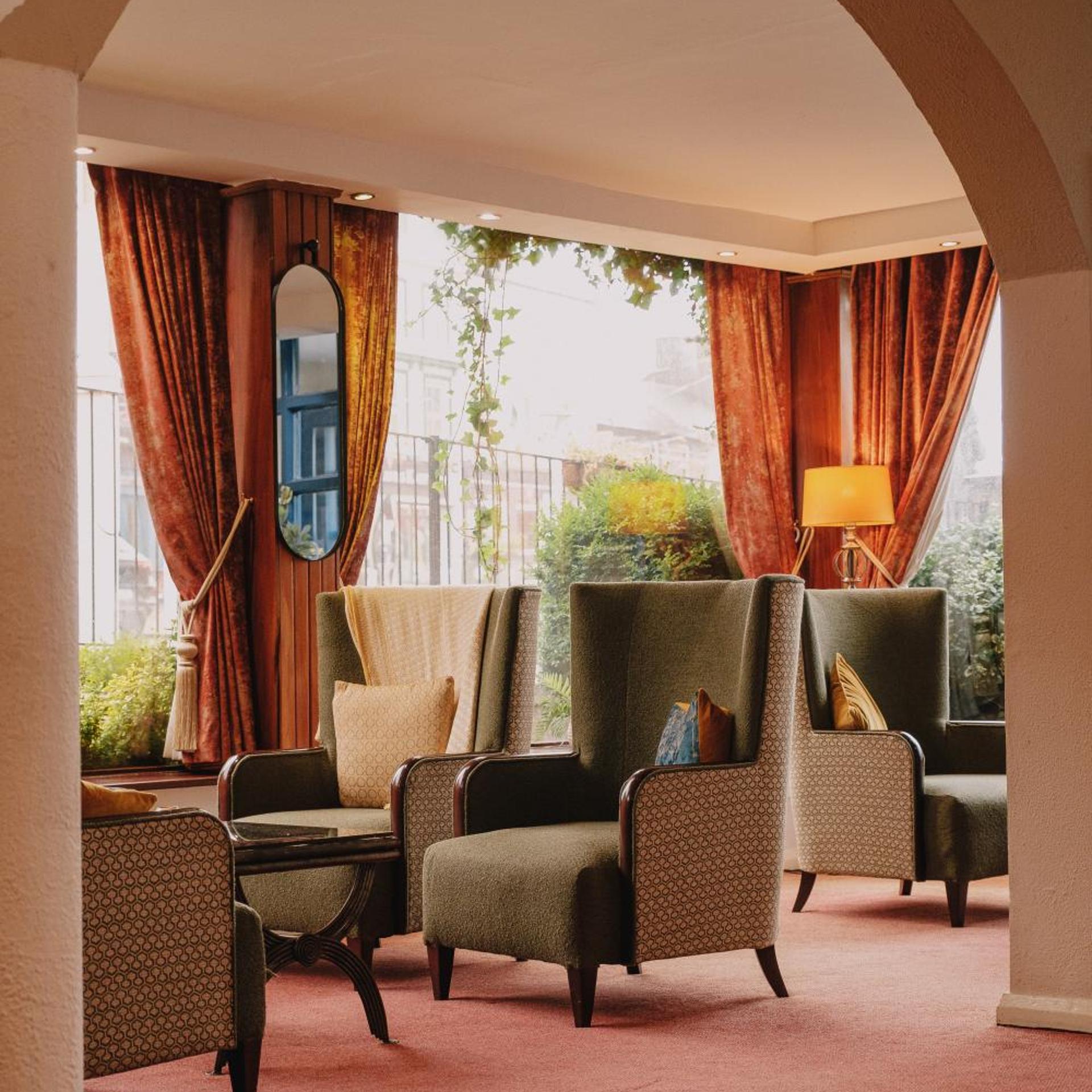 Alcock & Brown Hotel 23/48