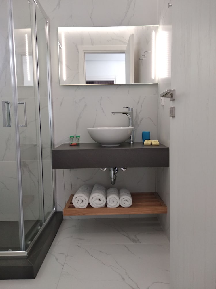 Aestas Apts 8/50