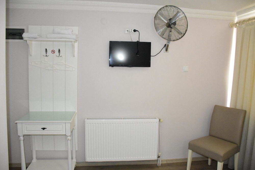 Burhaniye Merkez Otel 11/16