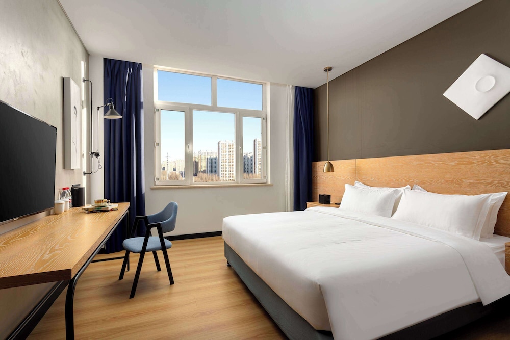 Elegant, King Bed