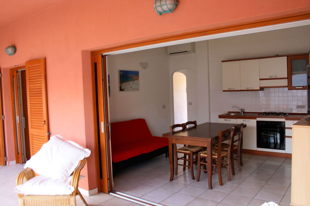 Appartamenti Isola Rossa Borgo Di Mare 12/55
