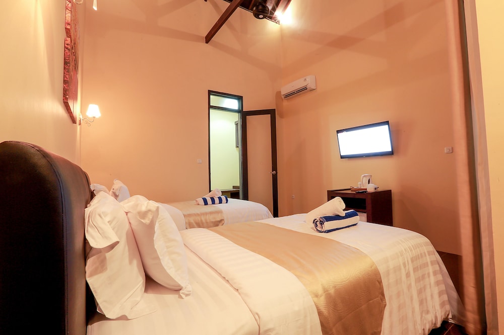 2 BEDROOMS, DELUXE, VILLA, POOL VIEW, POOL SIDE