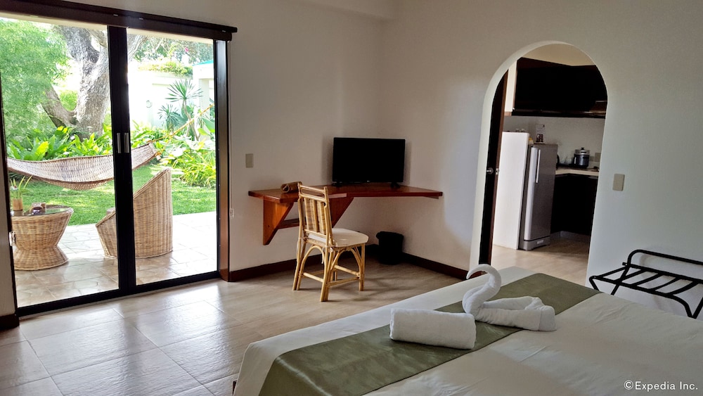 Munting Paraiso 48/66