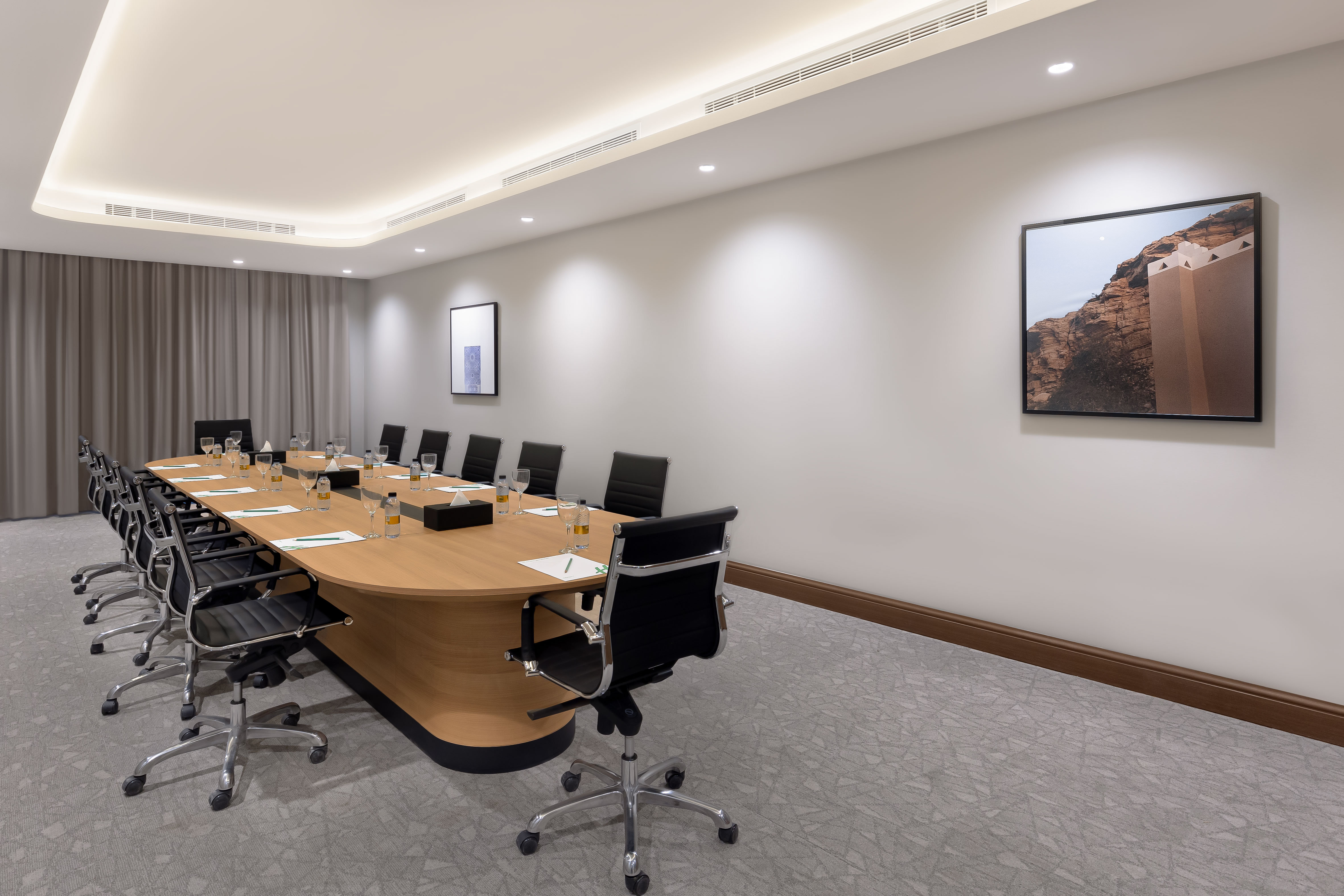 هوليداي إن الرياض منطقة الأعمال(Holiday Inn Riyadh The Business District) 33/50