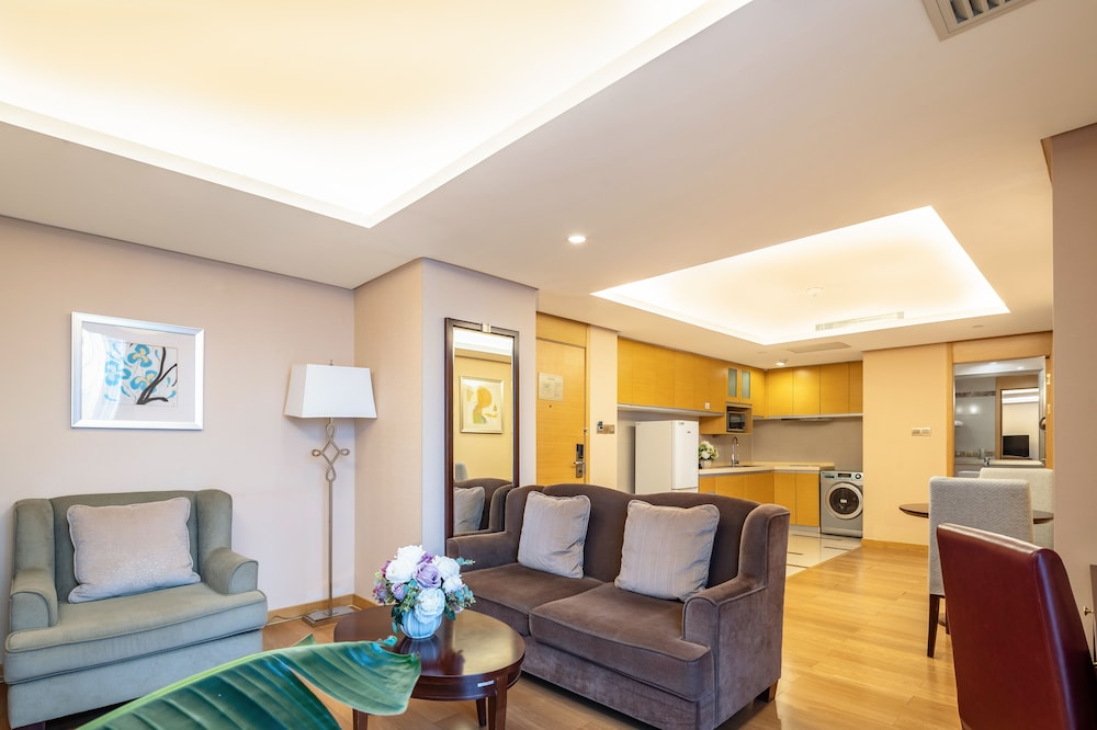 Regal Plaza Hotel Residence 18/35