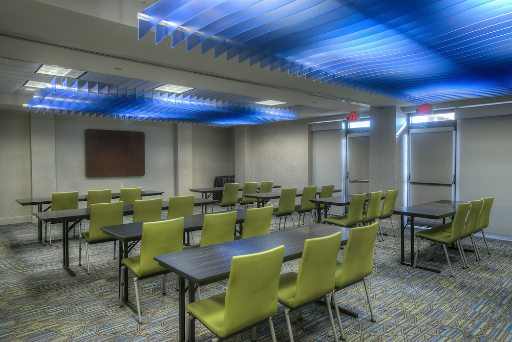 Holiday Inn Express Suites Tempe 42/46