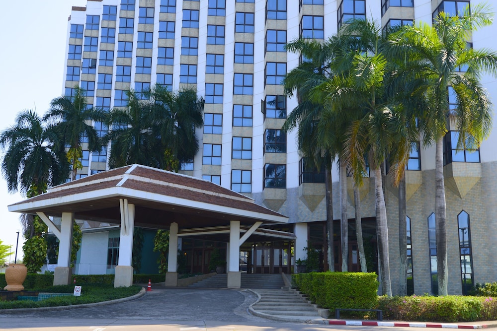 Napalai Hotel 8/73