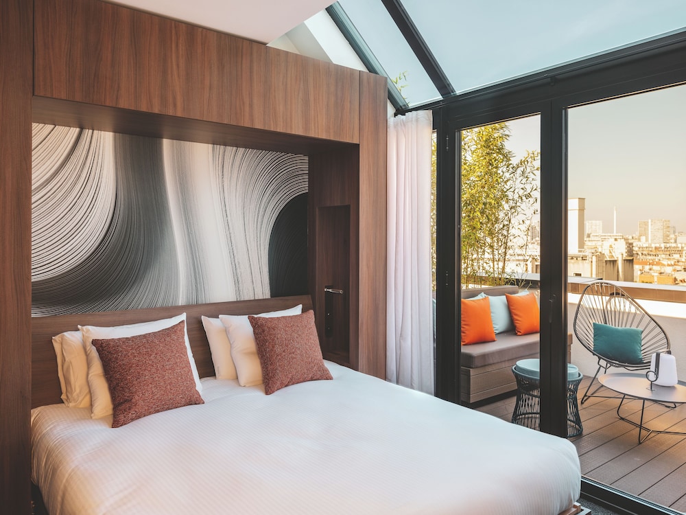 EXECUTIVE, SUITE, KING BED, SOFA