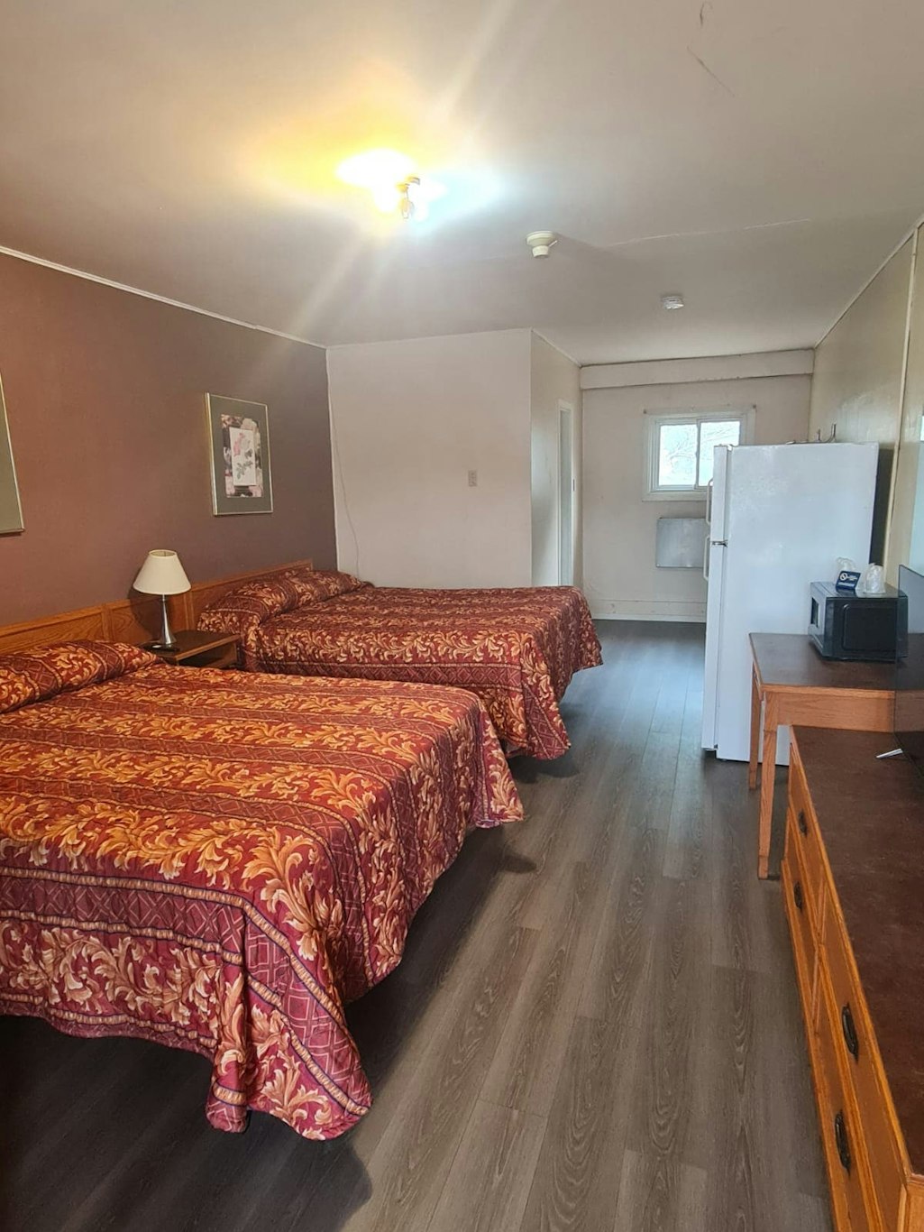 Skyways Motel Muskoka Gravenhurst ON 11 5/15