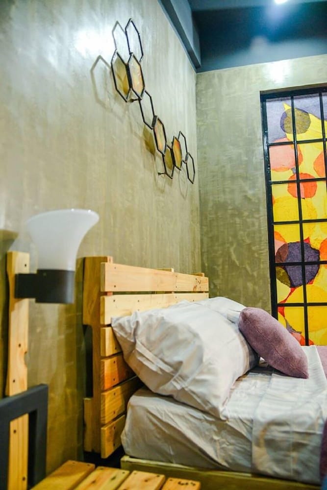 Bhive Hotel 20/42