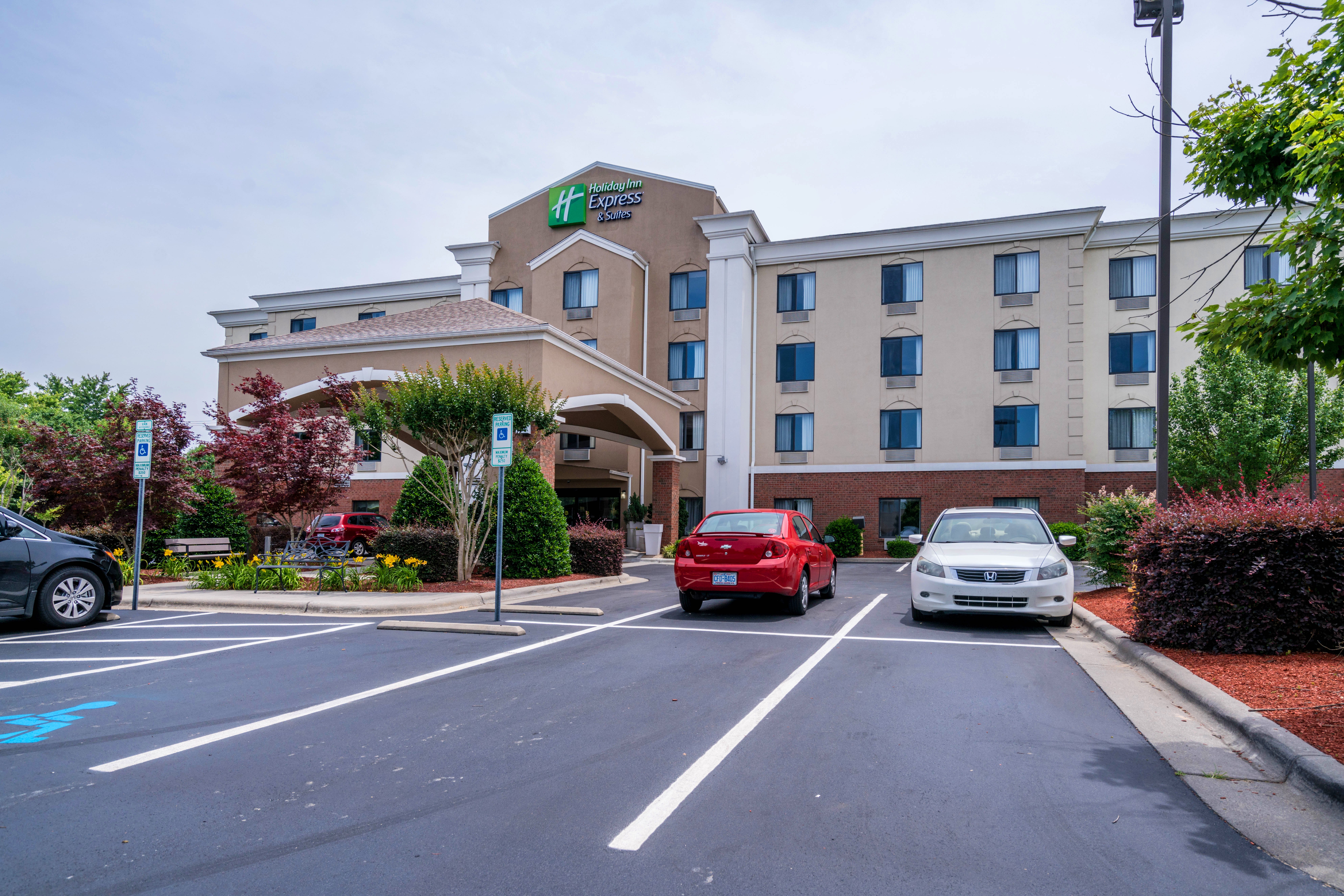 Holiday Inn Express Suites Roanoke Rapids Se 64/72