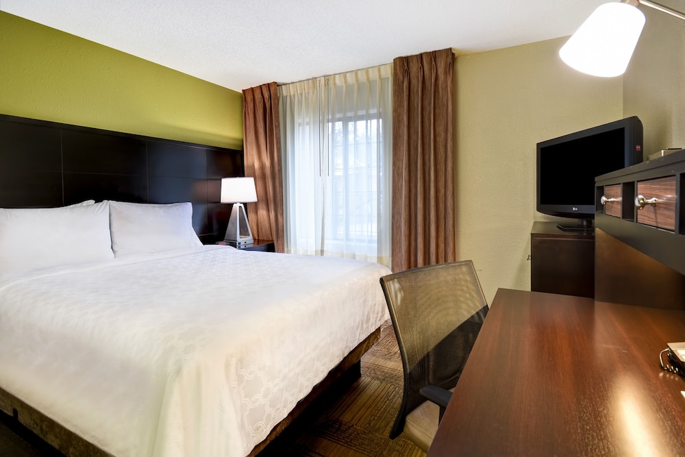 Staybridge Suites Grand Rapids-Kentwood 15/58
