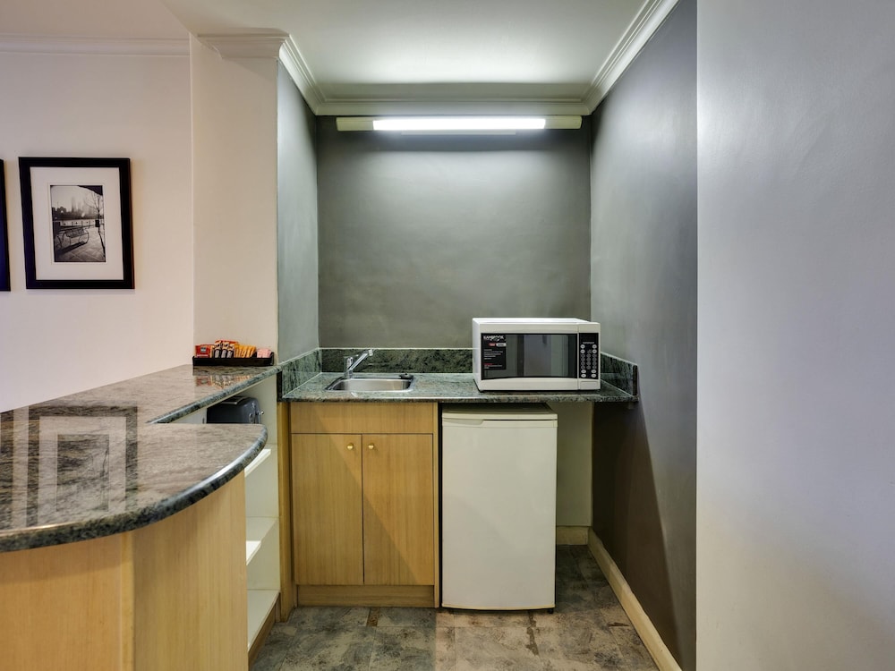 Mercure North Melbourne 54/63