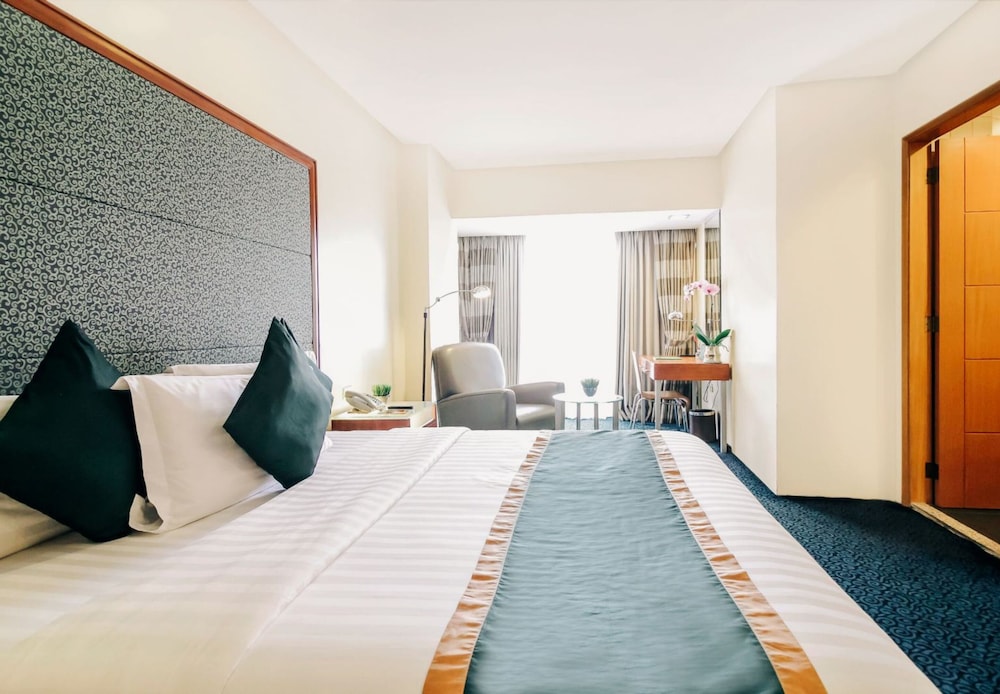 Greenhills Elan Hotel Modern 22/56