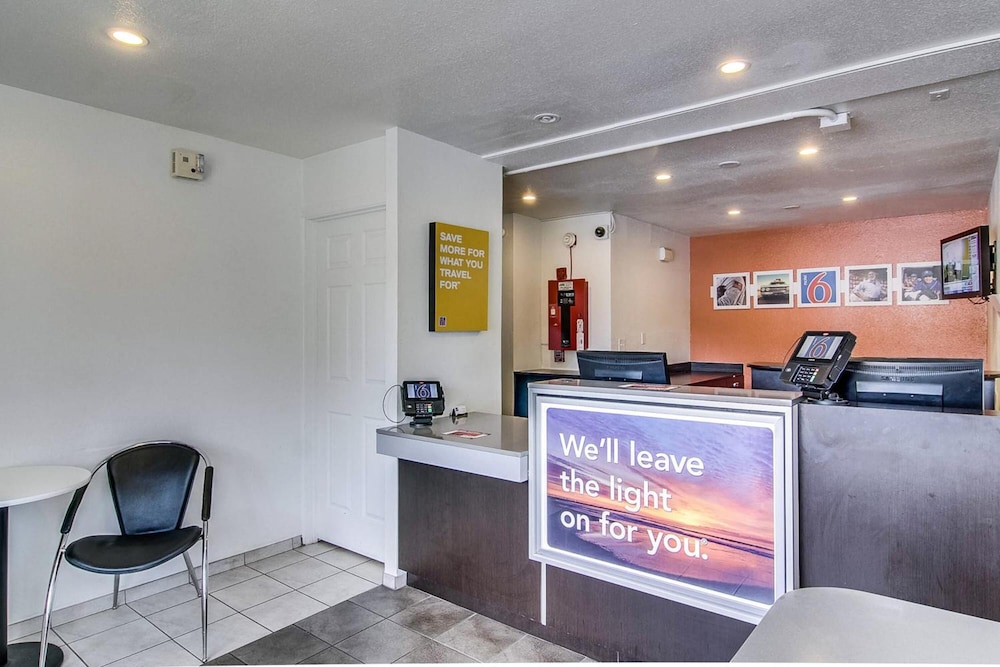Motel6 Jacksonville, FL - Orange Park 12/60
