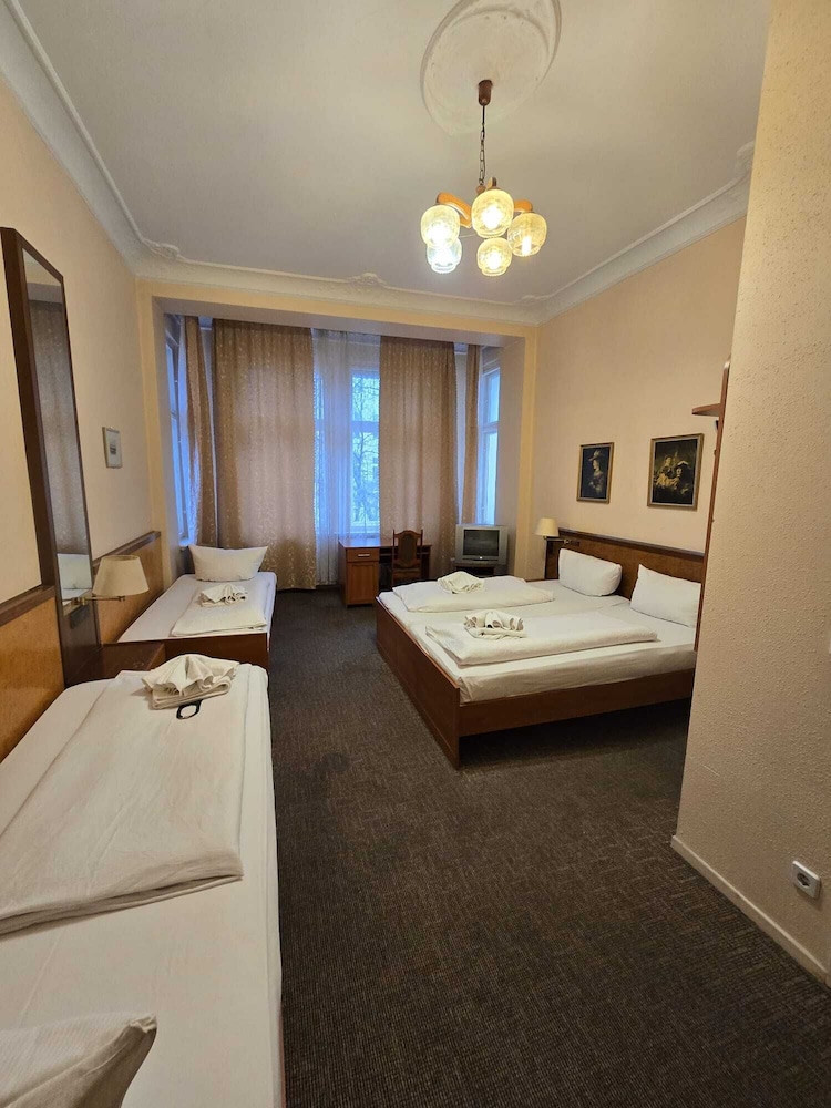 Hotel Pension Arche 19/41