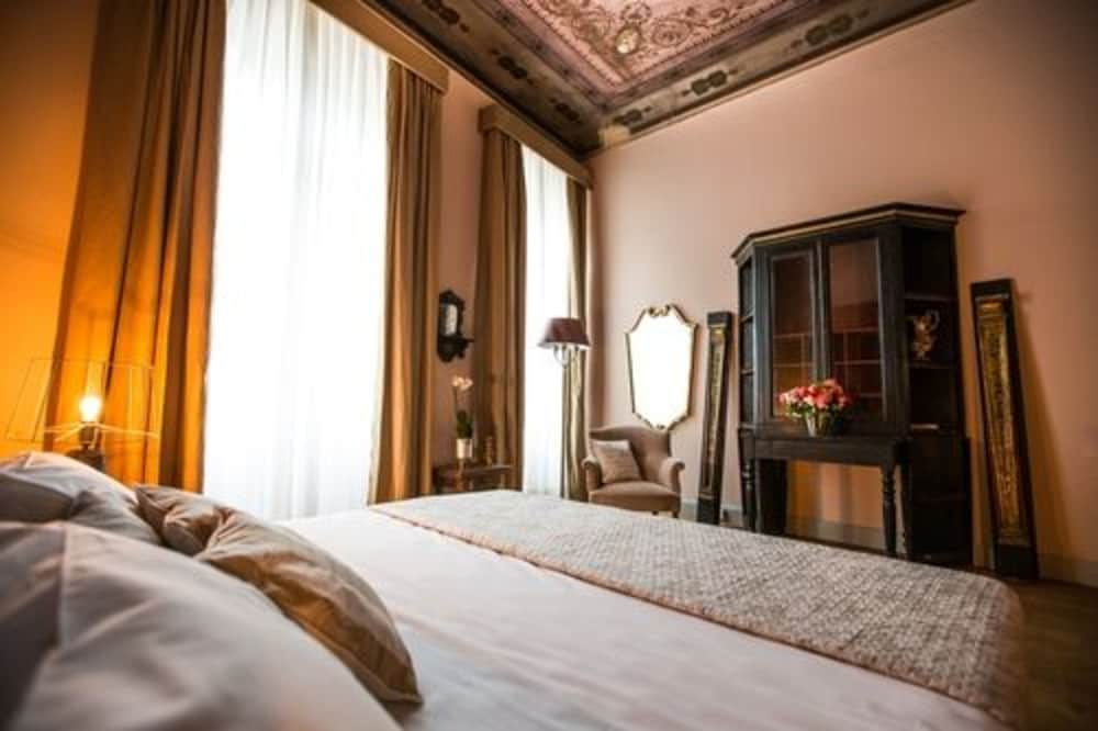 Soprarno Suites 7/38