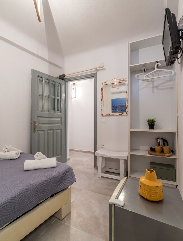 Orpheas Rooms 26/31