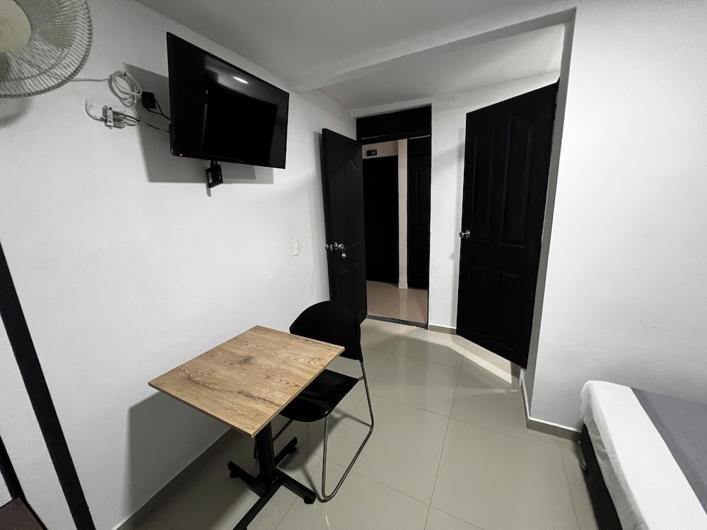 Hotel Laureles de Aburra Medellin 44/49