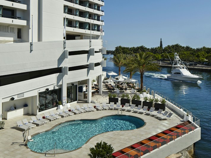 Waterstone Resort And Marina Curio Collection Ex Waterstone Resort Marina A Doubletree By Hilton 53/56