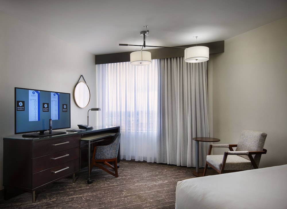 Hyatt Regency Indianapolis 13/69