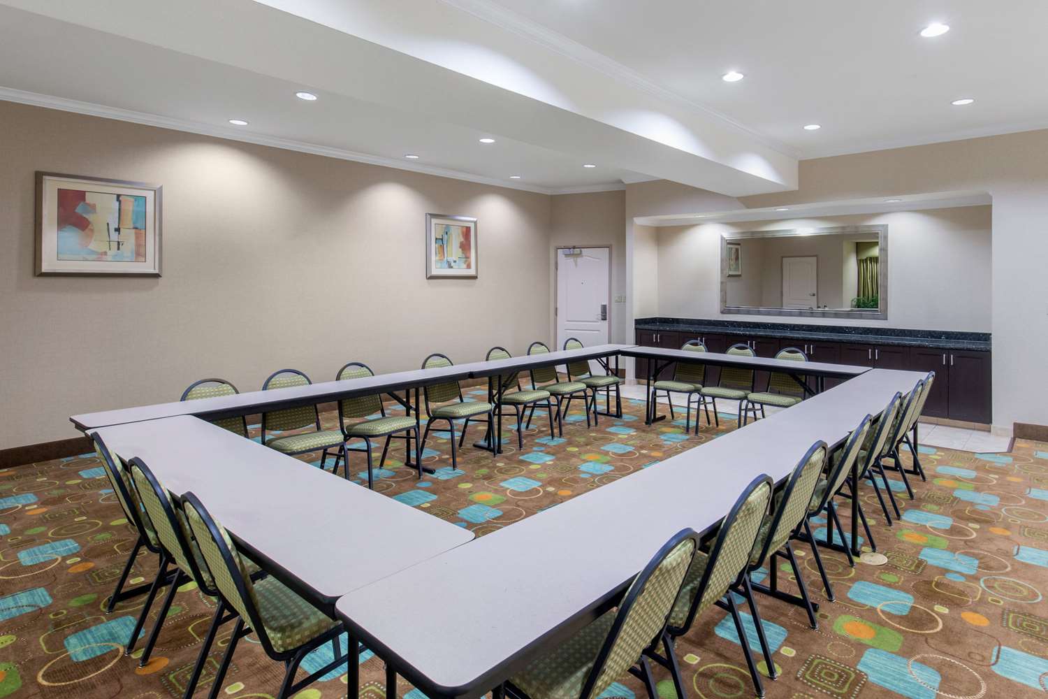 Fairfield Inn & Suites Hillsboro 12/13