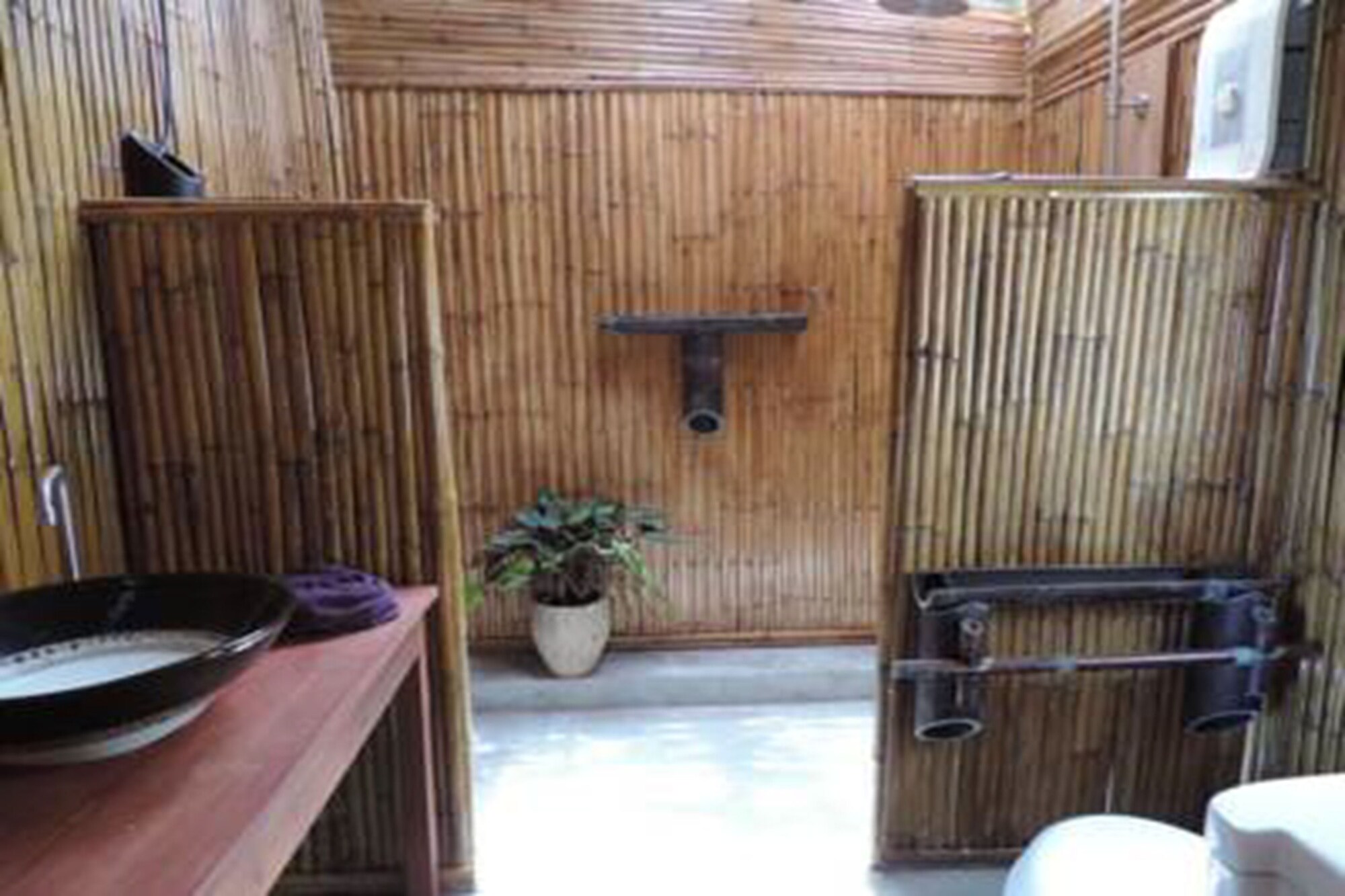 BUNGALOW, BEACH FRONT