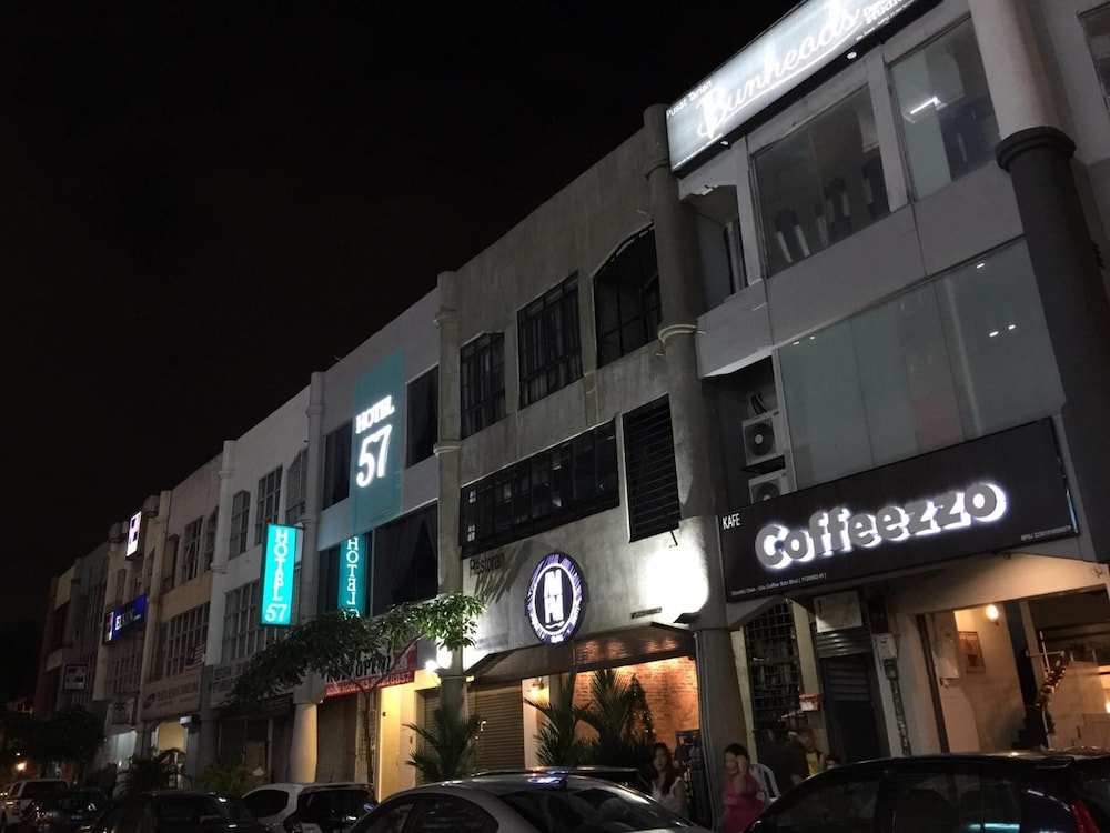 Hotel 57 3/41