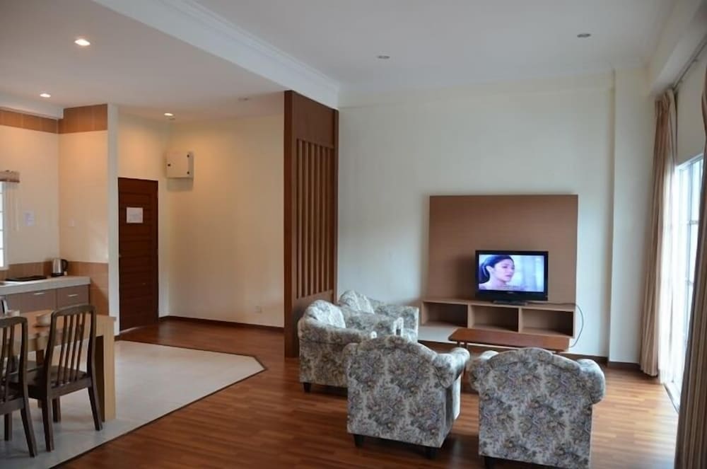 Iris House Resort 31/49