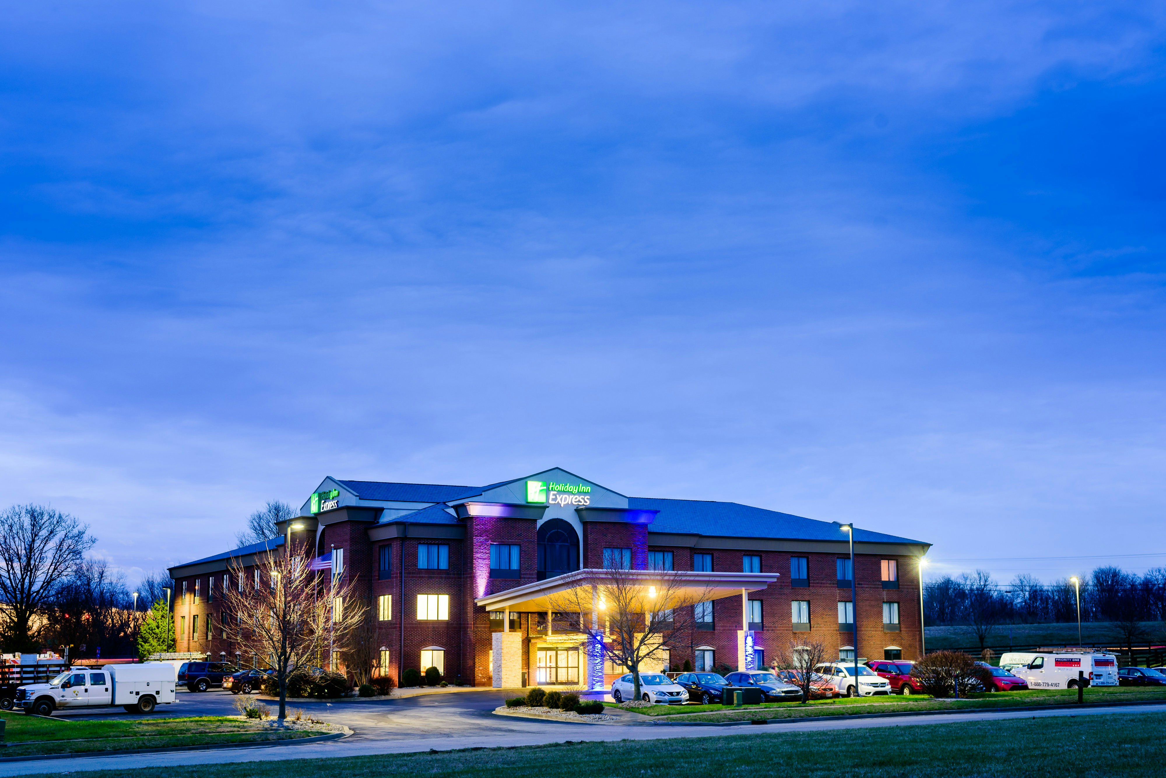 Holiday Inn Express Hotel Suites Shelbyville 2/44