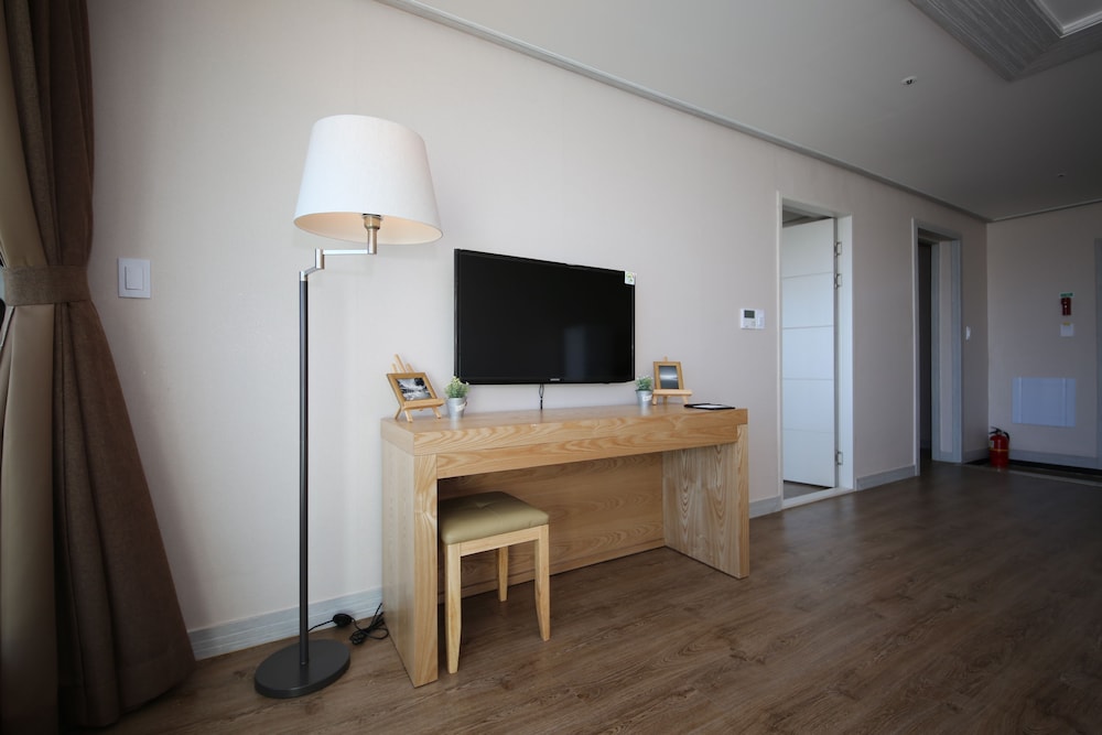 Hotel Aroha 8/47