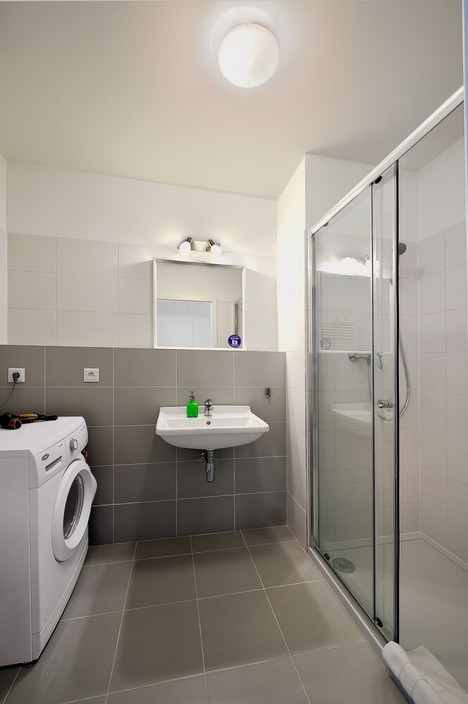 Apollis Business & Budget By Ambiente 37/40