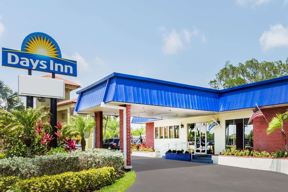 Days Inn by Wyndham Fort Myers Springs Resort in FORT MYERS - FL
