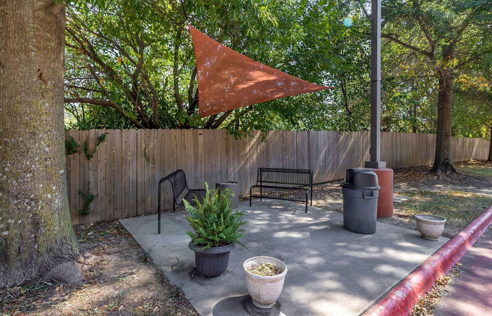 Extended Stay America - Fayetteville - Springdale 33/38