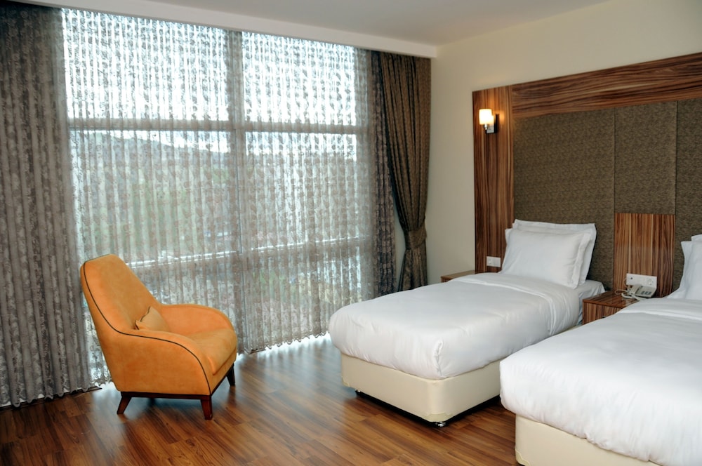 Tehran Boutique Hotel 10/48