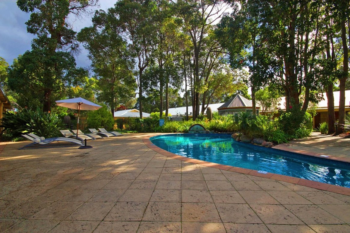 Grande Escape Resort 52/56