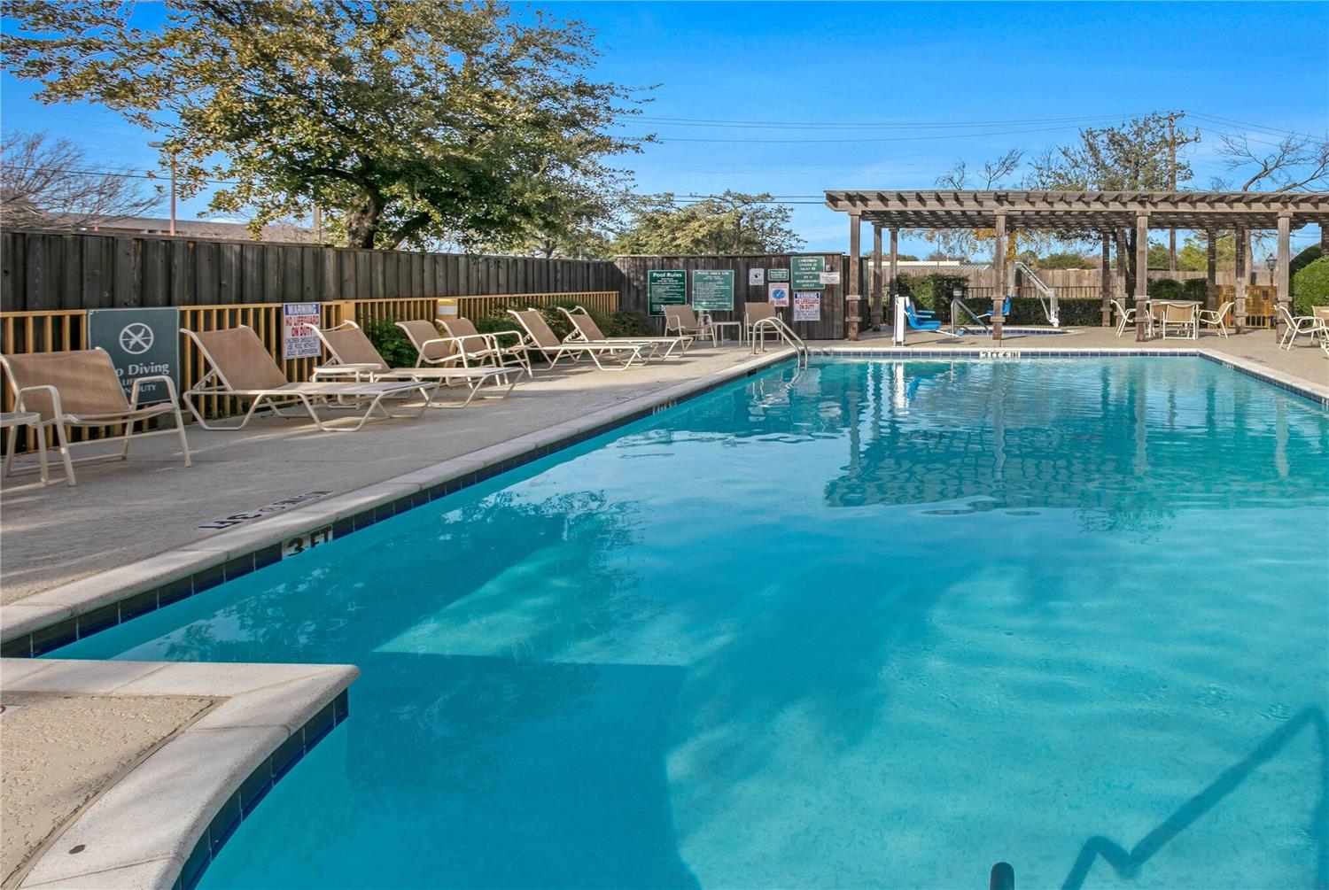 La Quinta Inn & Suites by Wyndham DFW Airport South / Irving 33/52