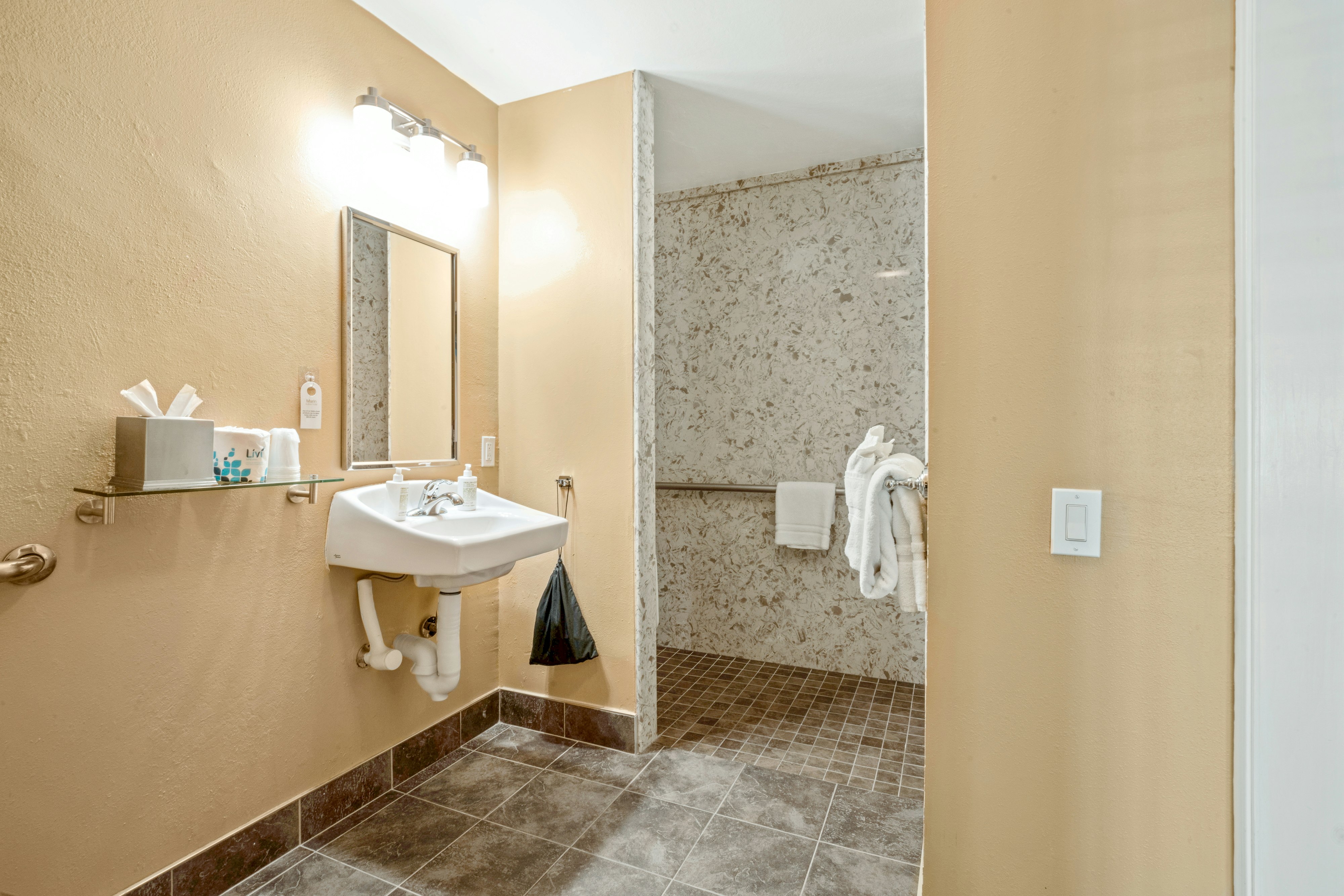 Marin Suites Hotel 81/81