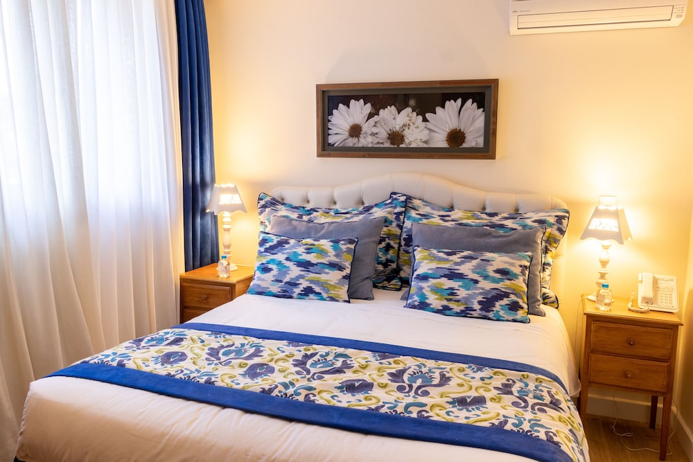 family suite, multiple beds