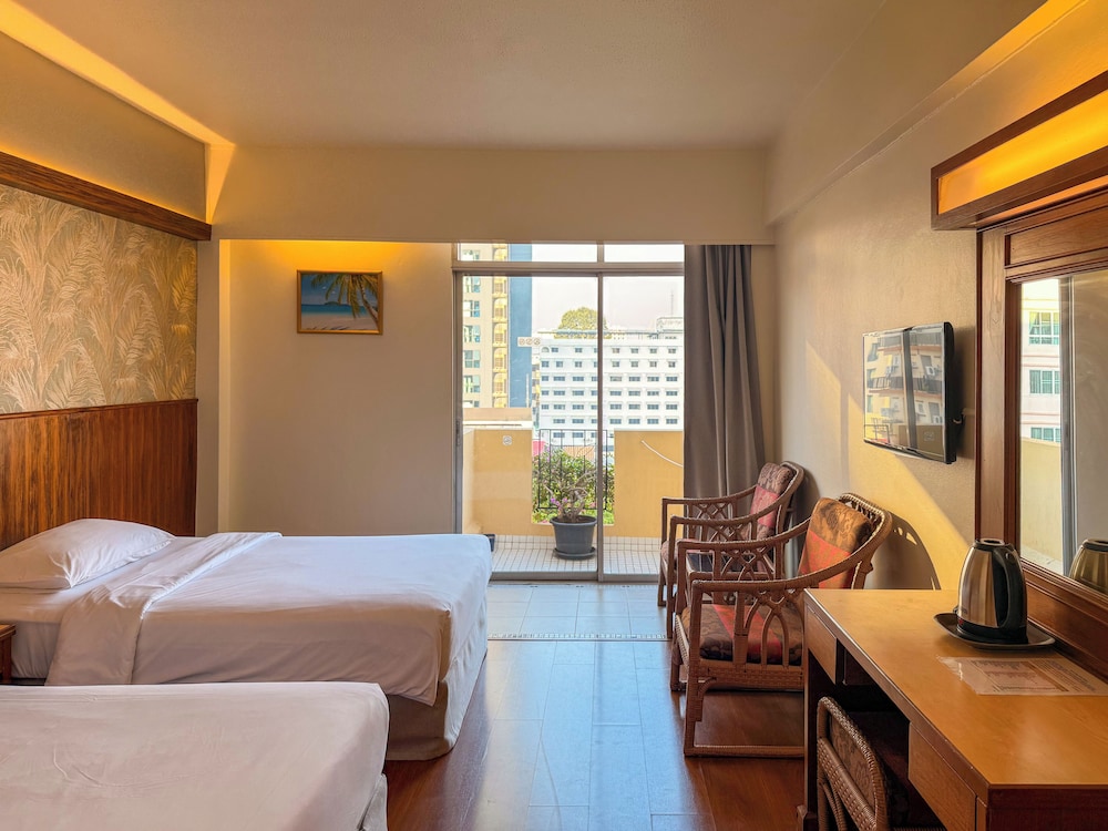 Golden Beach Hotel Pattaya 18/44