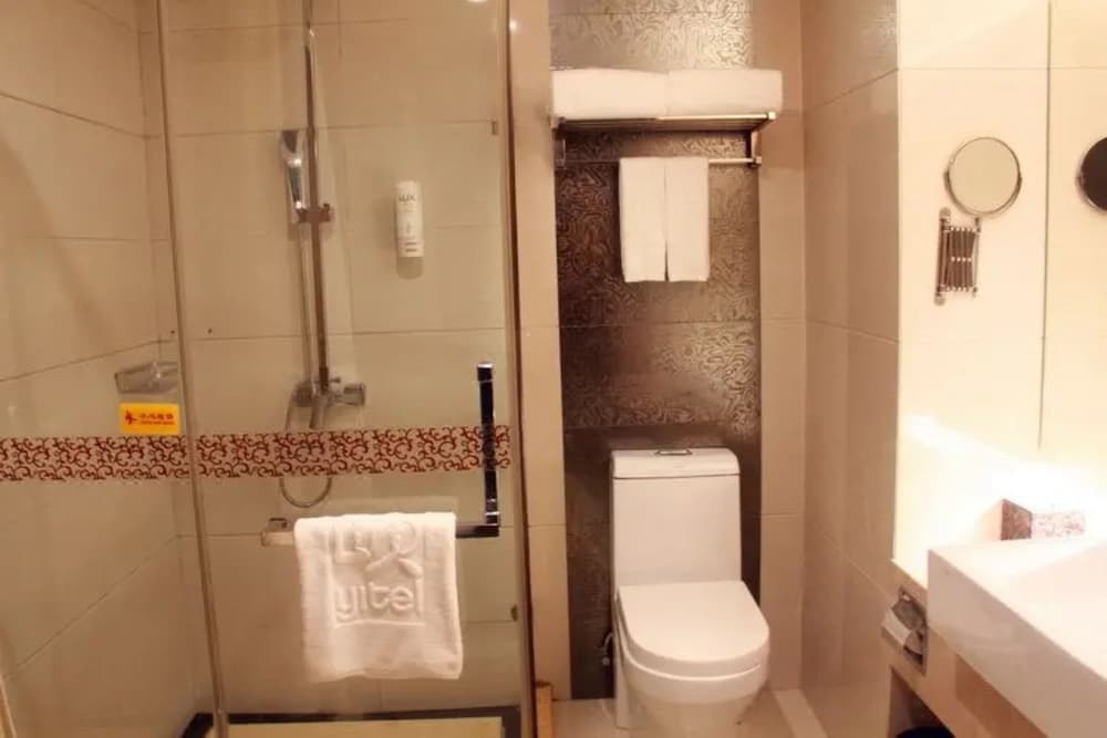 Superior Hotel (Guangzhou Yingbin No.1) 18/19