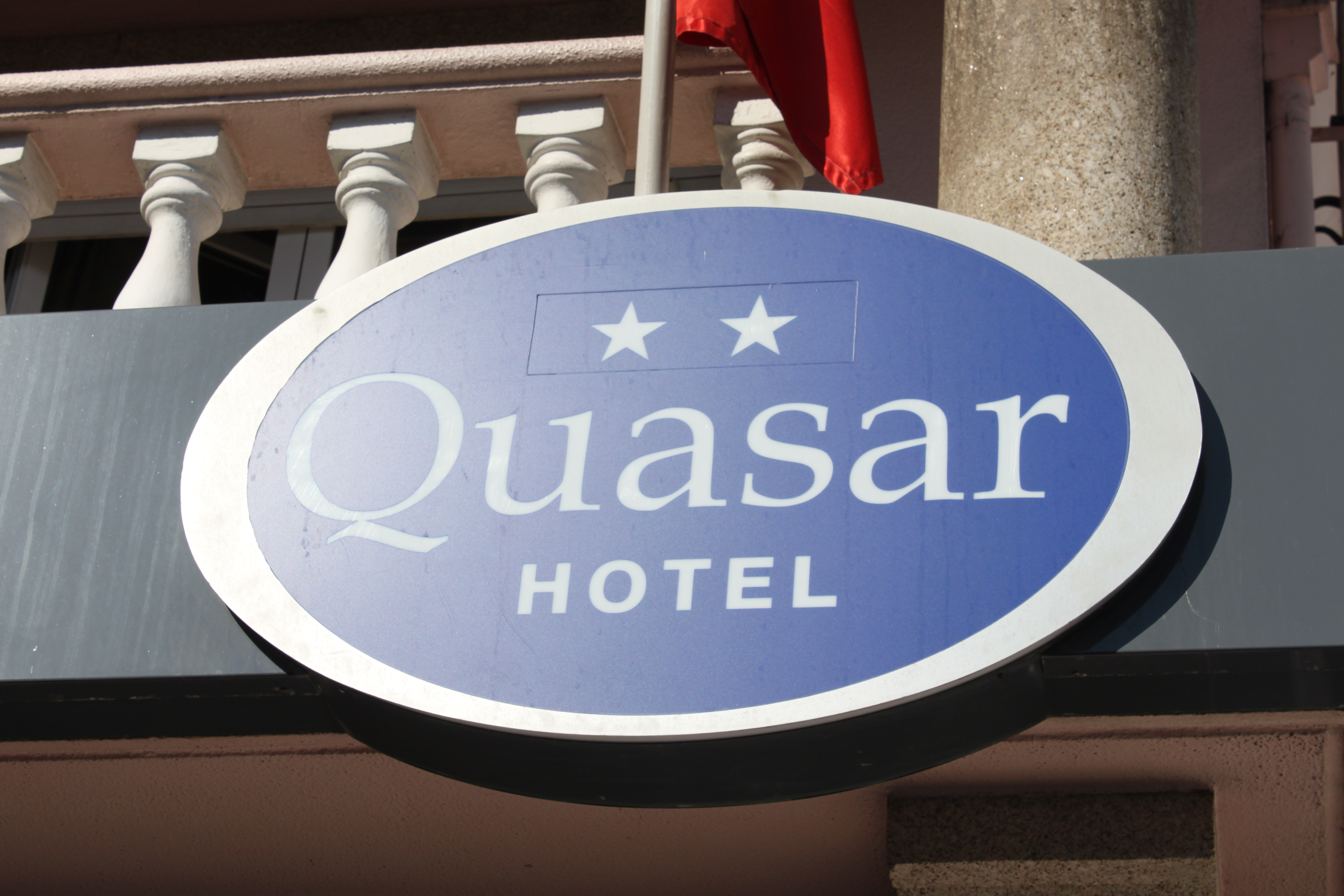 HOTEL QUASAR 24/35